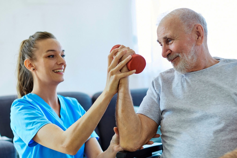 What Is a Rehabilitation Nurse and How to Become One